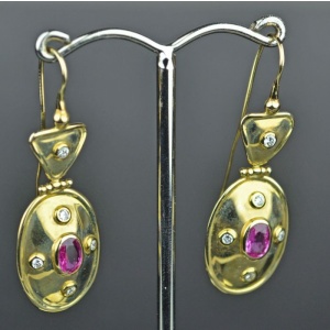 Articulated Celtic style drip earrings