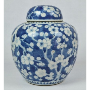 A Chinese Blue and White Porcelain Lidded Jar