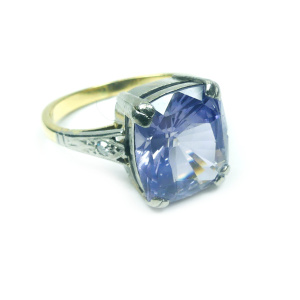 A Charming Sapphire Ring