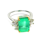 Appealing Emerald Ring