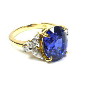 Superb Sapphire Ring